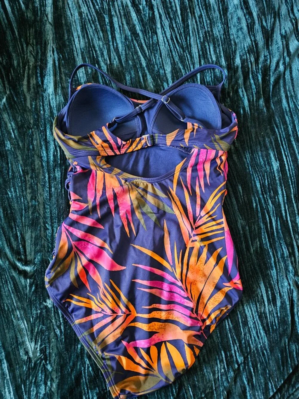 Womens bathing suit Large - Picture 2 of 3